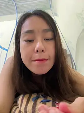 Alluring woman online show from 05/10/26, 01:53