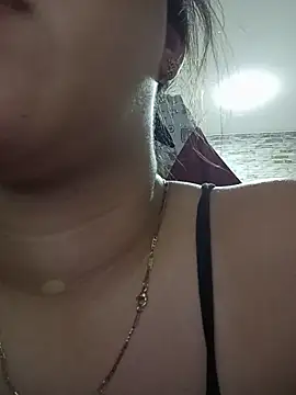 Chloe Thomsoon  online show from 05/18/26, 04:18
