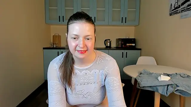 NellieBev online show from 05/08/26, 02:32