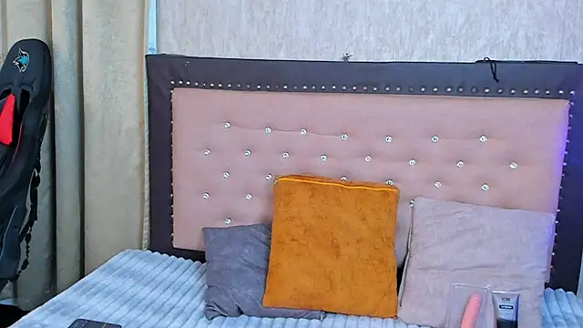Zoedeleon online show from 07/15/26, 07:54