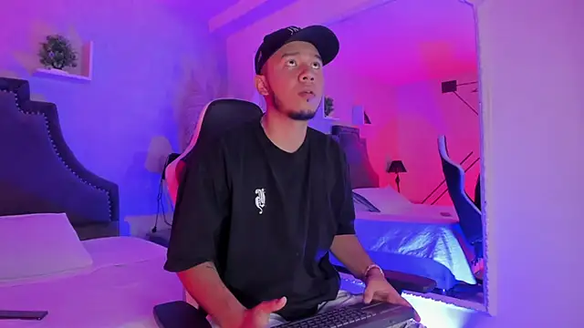 lyonGold  online show from 04/26/26, 01:30