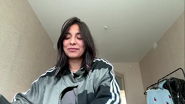 NikiBrunsvold online show from 04/24/26, 02:41