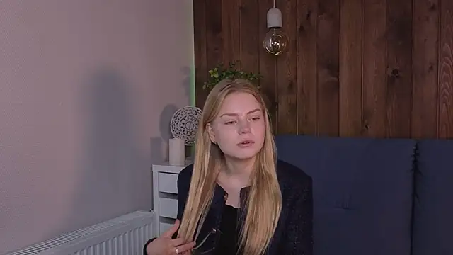 LavonaMadlem online show from 05/17/26, 08:36