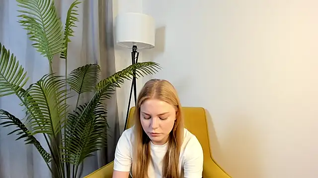 LavonaMadlem online show from 05/13/26, 10:33