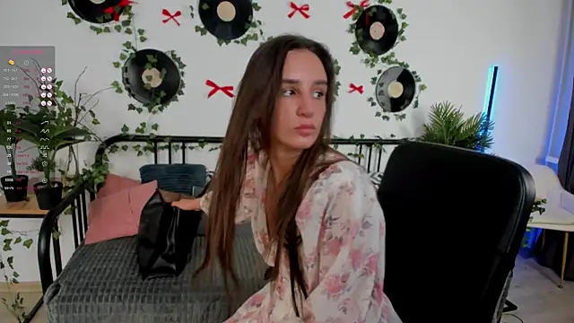 NicoleWells22 online show from 05/17/26, 03:50