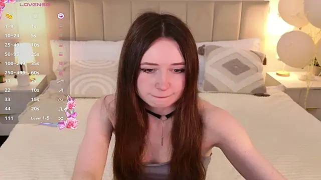 Snapshot of AliceLidelle chatting on 05/07/26, 10:07 AliceLidelle online show from 05/07/26, 10:07