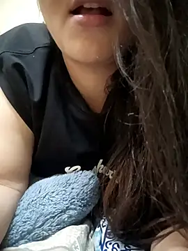 Aayaat   online show from 06/21/26, 07:14