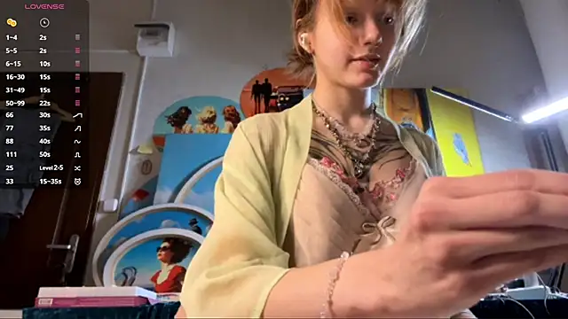 sarawhisperr online show from 04/23/26, 09:16