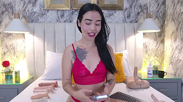 Sophie Vega online show from 06/10/26, 03:30