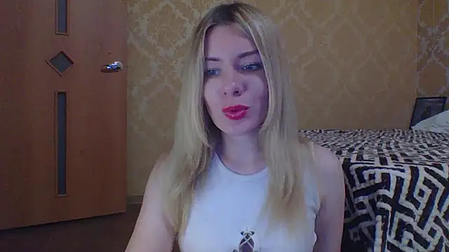 Softy Aura  online show from 05/19/26, 06:48