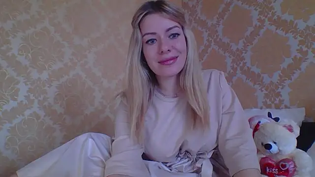 Softy Aura  online show from 06/03/26, 02:33