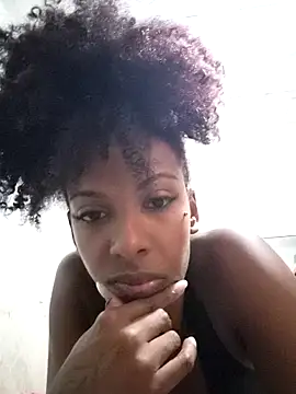 Luara Greluda online show from 04/24/26, 06:10