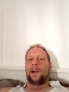 FlirtFehler404 online show from 04/24/26, 04:20