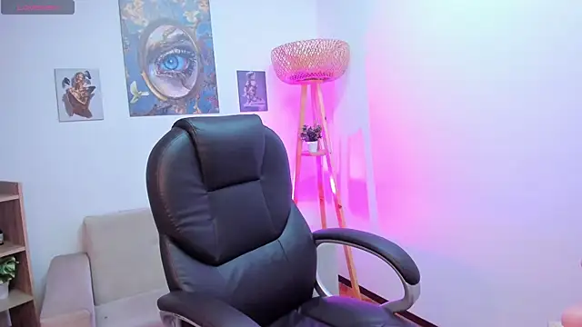 NaomiSaenz  online show from 05/15/26, 11:58