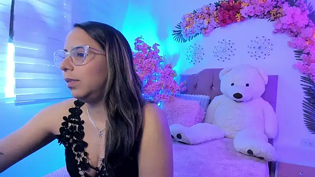 Sharon rhodes  online show from 06/03/26, 01:45