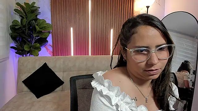 Sharon rhodes  online show from 04/26/26, 02:14