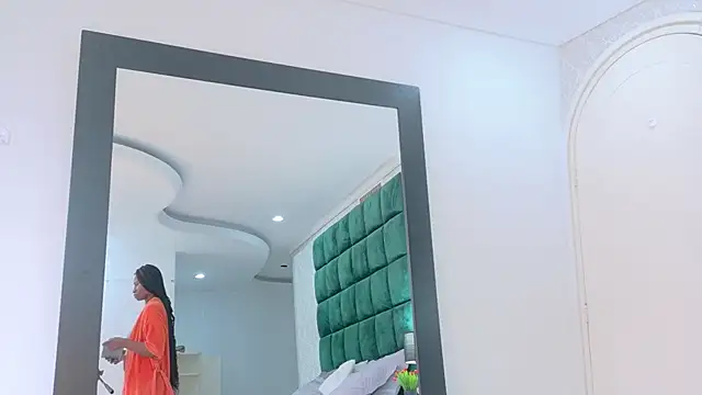 Elektradoll1 online show from 05/21/26, 12:13