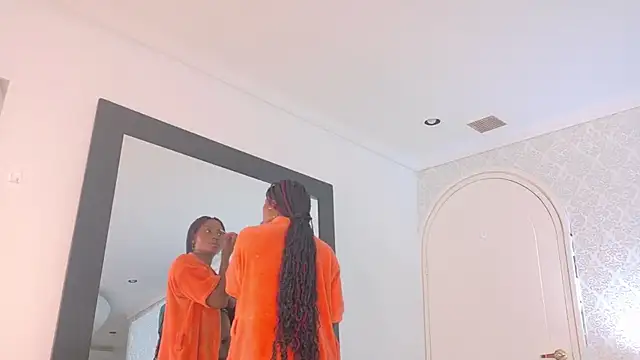 Elektradoll1 online show from 05/13/26, 11:39