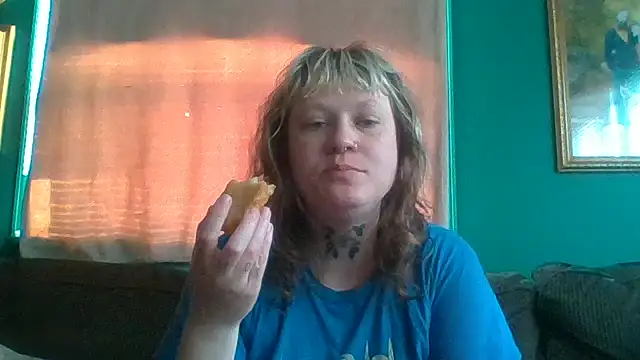 Snapshot of RosieSwitchBitch chatting on 06/26/26, 11:16 RosieSwitchBitch online show from 06/26/26, 11:16