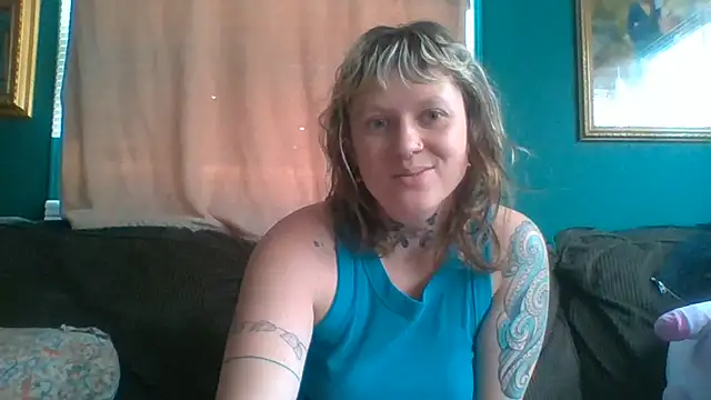 Snapshot of RosieSwitchBitch chatting on 06/25/26, 04:56 RosieSwitchBitch online show from 06/25/26, 04:56