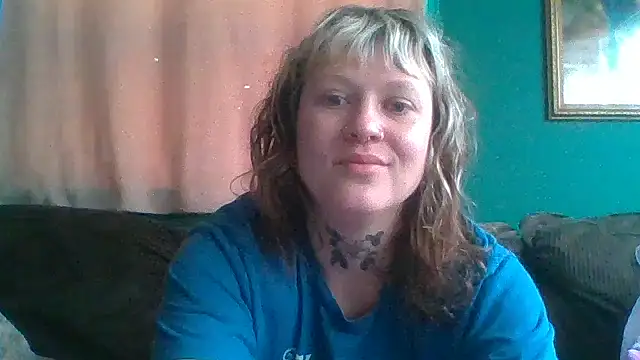 Snapshot of RosieSwitchBitch chatting on 06/27/26, 12:22 RosieSwitchBitch online show from 06/27/26, 12:22