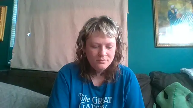 Snapshot of RosieSwitchBitch chatting on 06/18/26, 02:22 RosieSwitchBitch online show from 06/18/26, 02:22