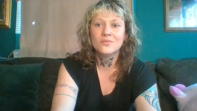 Snapshot of RosieSwitchBitch chatting on 07/02/26, 06:58 RosieSwitchBitch online show from 07/02/26, 06:58