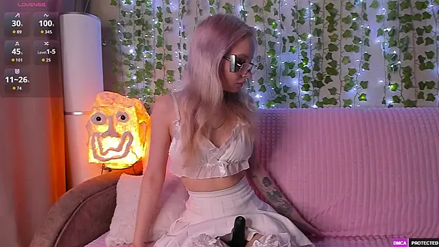  CloudNine  online show from 04/26/26, 02:09