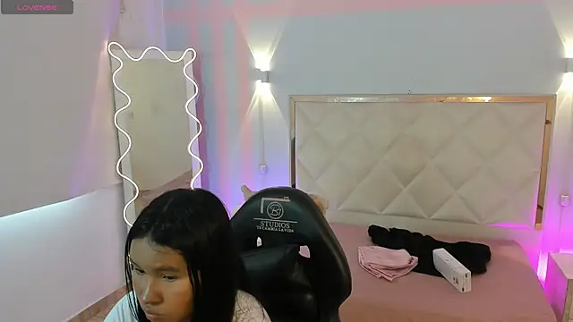 Snapshot of Victoria1_tay chatting on 06/26/26, 06:58 Victoria1 tay online show from 06/26/26, 06:58