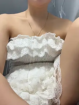 Snapshot of Miu-lete chatting on 05/19/26, 03:57 Miu-lete online show from 05/19/26, 03:57
