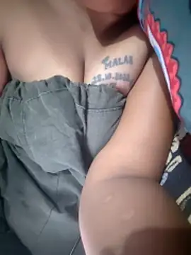 Tamil Hot HoneyBee online show from 05/17/26, 04:56