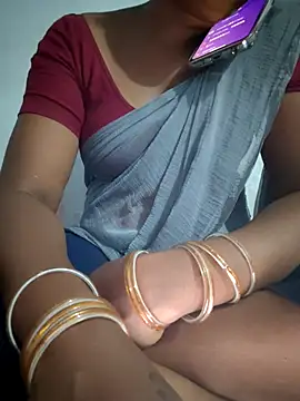 Tamil Hot HoneyBee online show from 06/10/26, 07:37