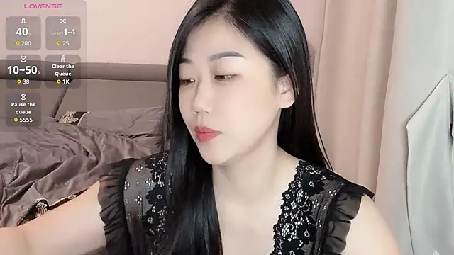 F-Yuwei online show from 06/05/26, 08:09