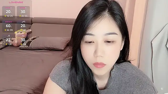 F-Yuwei online show from 06/11/26, 08:22