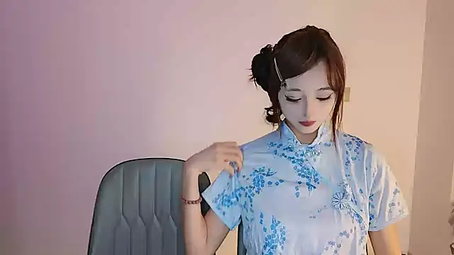 Snapshot of Zhizhi-99 chatting on 06/12/26, 05:43 Zhizhi-99 online show from 06/12/26, 05:43