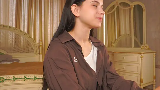 KarenaKukler online show from 06/04/26, 03:00