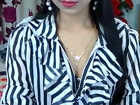 Snapshot of Alina_Nur chatting on 05/15/26, 04:27 Alina Nur online show from 05/15/26, 04:27