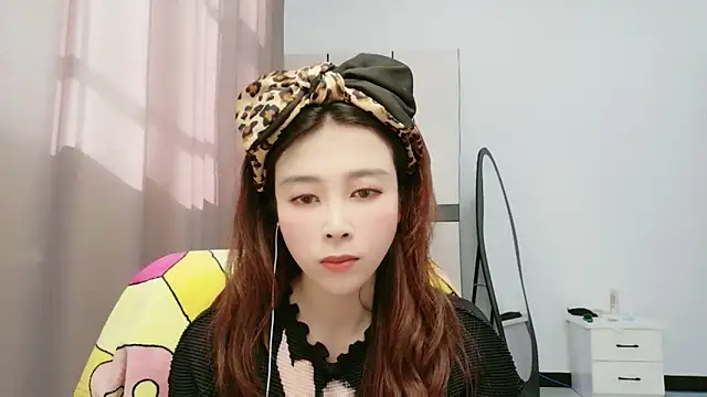 xiaoxiaohong030 online show from 06/07/26, 07:57