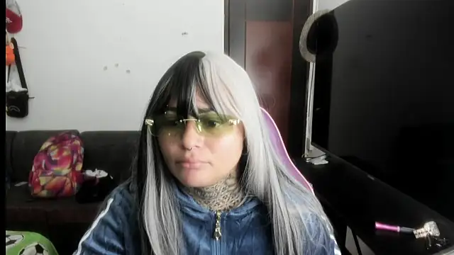 Snapshot of romina23 chatting on 05/10/26, 10:00 romina23 online show from 05/10/26, 10:00