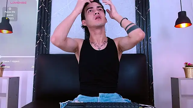 Feiccer Castquer online show from 06/08/26, 11:11