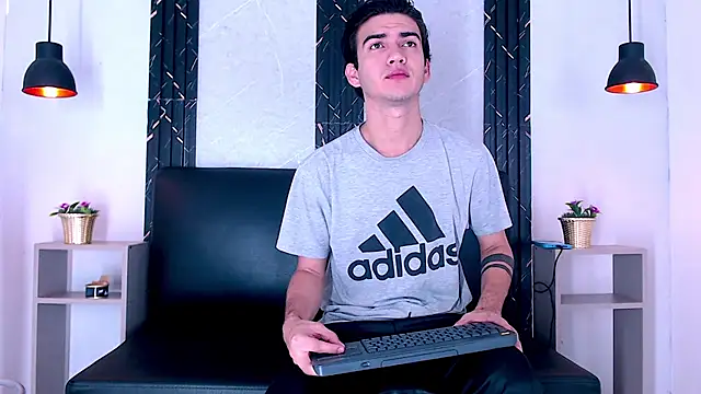 Feiccer Castquer online show from 04/25/26, 11:57