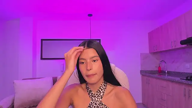 amber willow online show from 05/18/26, 04:07