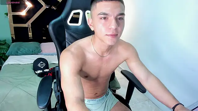 Snapshot of ELGRAN_JEFE chatting on 04/30/26, 01:07 ELGRAN JEFE online show from 04/30/26, 01:07