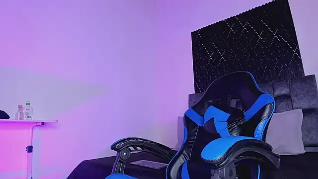 ThiagoSexy005 online show from 07/17/26, 12:30