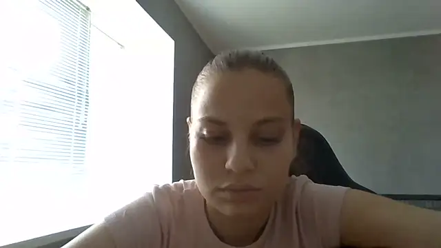 Snapshot of _Linsyy_ee_ chatting on 06/11/26, 10:23 Linsyy ee online show from 06/11/26, 10:23