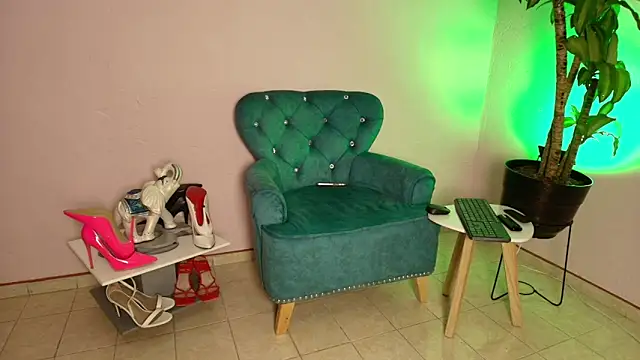 violett lii online show from 05/03/26, 08:12
