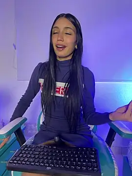 Arianna Toro  online show from 08/07/26, 05:30