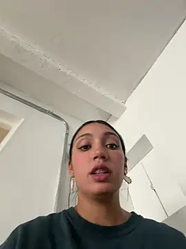 Arianna Toro  online show from 08/03/26, 03:51