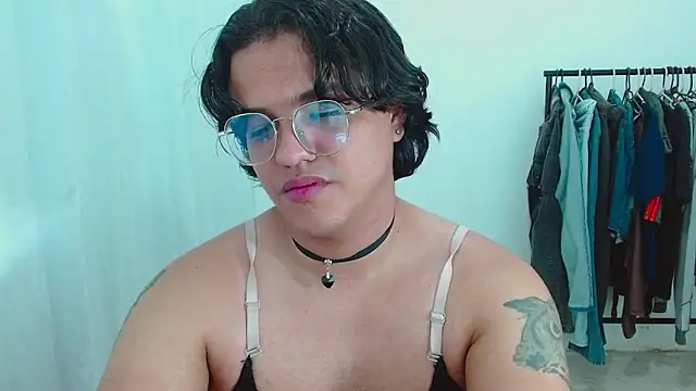 Snapshot of Diane_exotic chatting on 05/27/26, 01:57 Diane exotic online show from 05/27/26, 01:57
