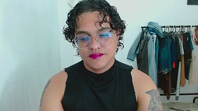 Snapshot of Diane_exotic chatting on 05/18/26, 11:42 Diane exotic online show from 05/18/26, 11:42